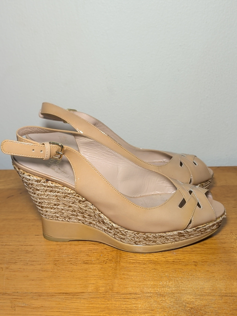 Stuart Weitzman Patent Leather Espadrille Wedge Sandals Beige Women's Size 9M - Picture 3 of 8